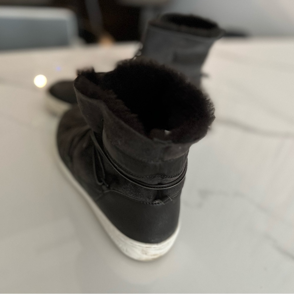 Authentic Moon boot - Picture 2 of 10